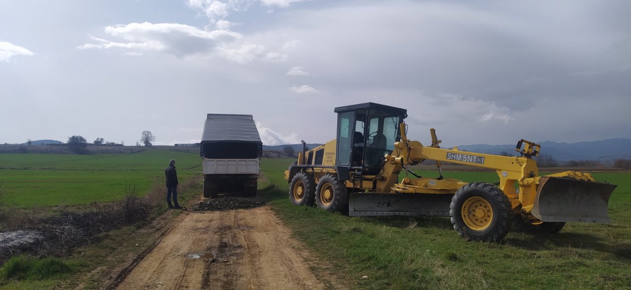 Διαμόρφωση αγροτικής οδοποιίας στην περιοχή Πεντασύλλαβου