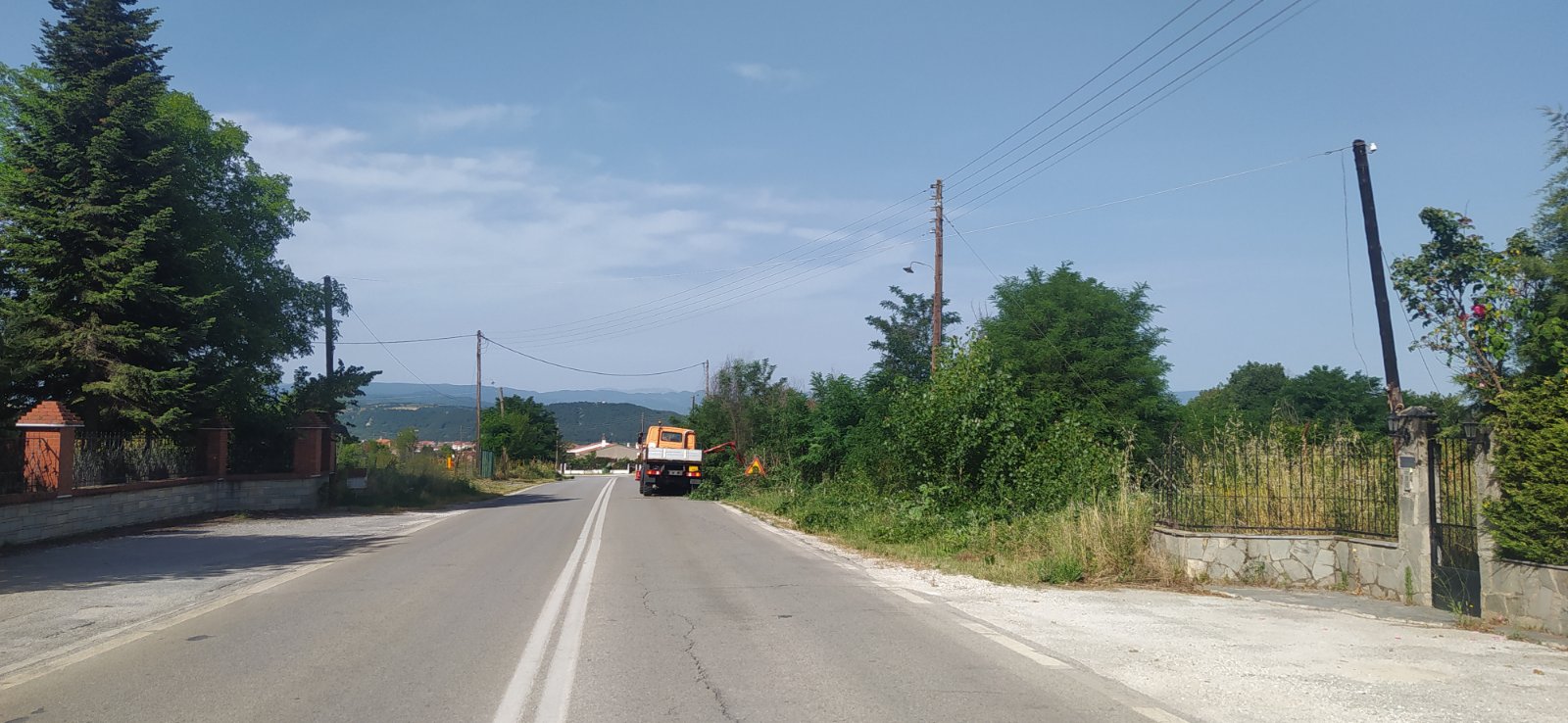 Κοπή κλαδιών στο δρόμο Δισπηλιου - Άργους Ορεστικού