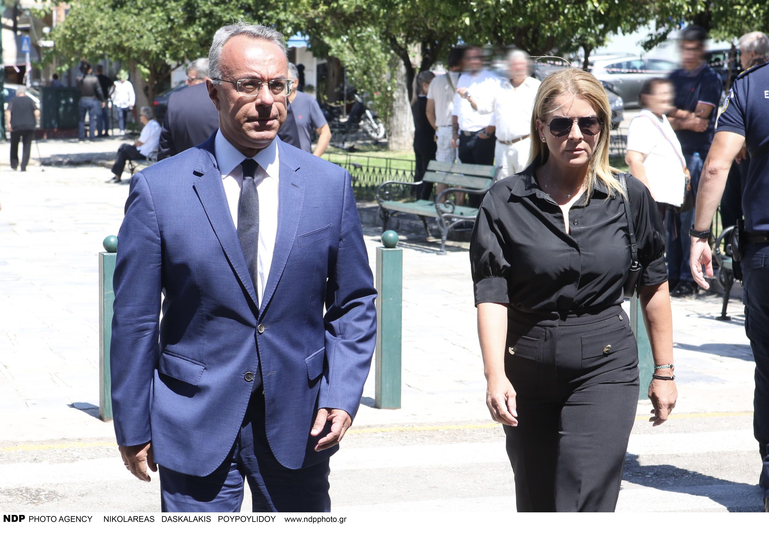 Τελευταίο «αντίο» στη Λένα Σαμαρά στο Α’ Νεκροταφείο Αθηνών 18