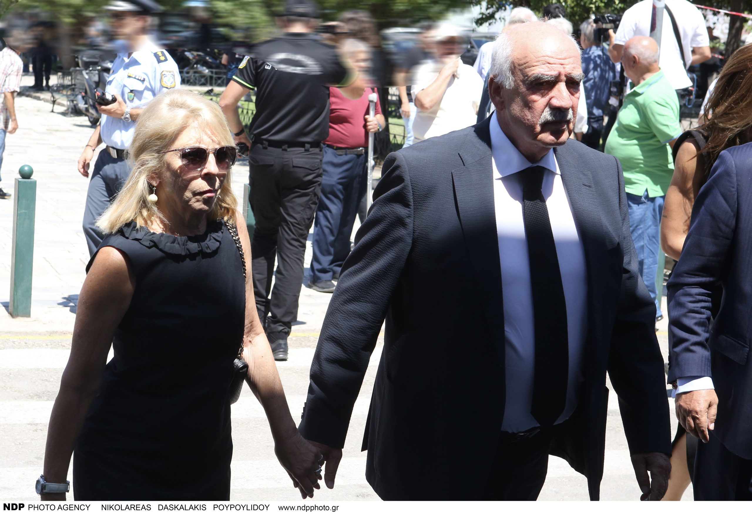 Τελευταίο «αντίο» στη Λένα Σαμαρά στο Α’ Νεκροταφείο Αθηνών 21