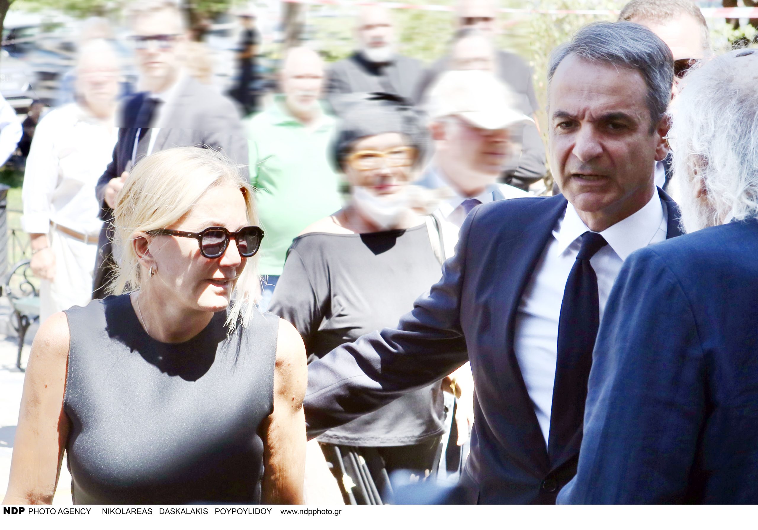 Τελευταίο «αντίο» στη Λένα Σαμαρά στο Α’ Νεκροταφείο Αθηνών 16